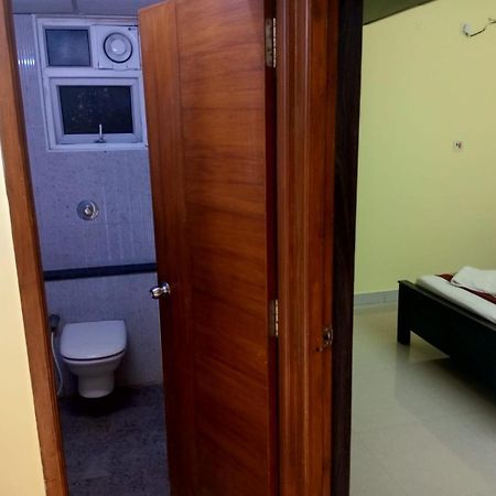 The Posh Residency, Ecr Bed & Breakfast เชนไน ภายนอก รูปภาพ