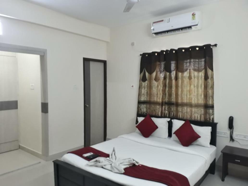 The Posh Residency, Ecr Bed & Breakfast เชนไน ภายนอก รูปภาพ