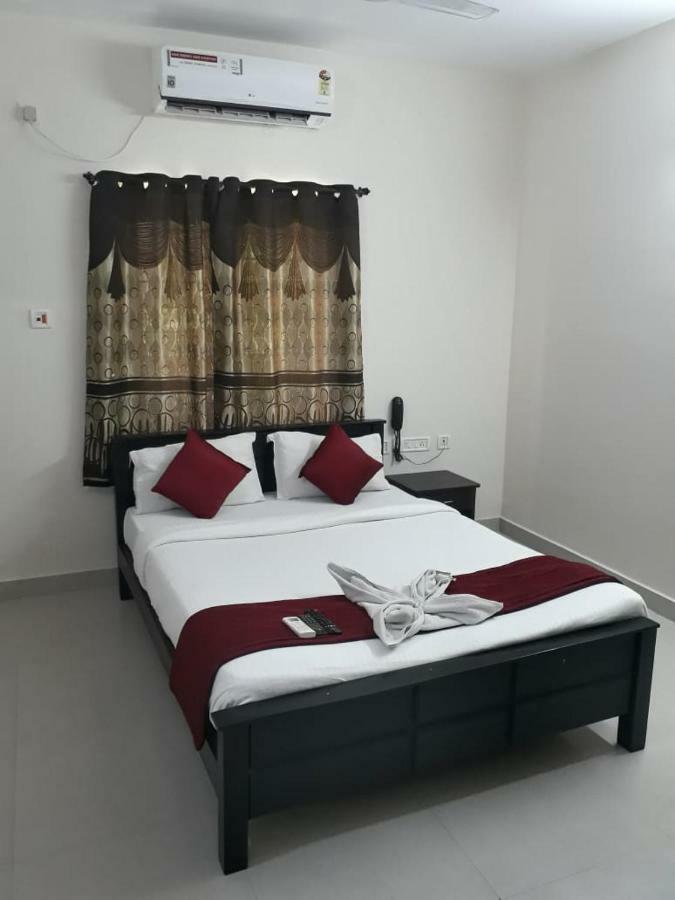 The Posh Residency, Ecr Bed & Breakfast เชนไน ภายนอก รูปภาพ