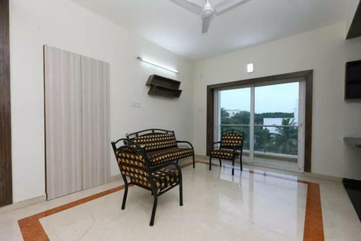The Posh Residency, Ecr Bed & Breakfast เชนไน ภายนอก รูปภาพ
