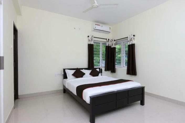 The Posh Residency, Ecr Bed & Breakfast เชนไน ภายนอก รูปภาพ