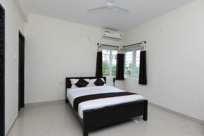 The Posh Residency, Ecr Bed & Breakfast เชนไน ภายนอก รูปภาพ
